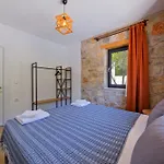 Kizilbella 1, Lueks Havuzlu Korunakli Tas פאטהיה