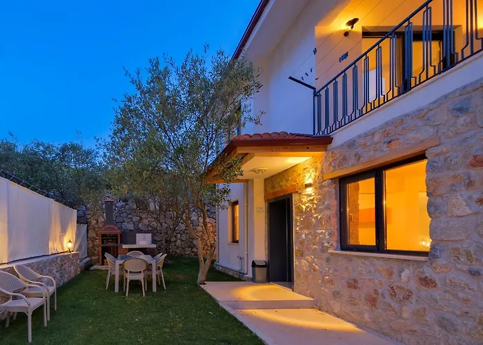 Kızılbella 1, Lüks Havuzlu Korunaklı Taş Villa Fethiye