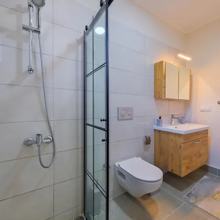Vila Kizilbella 1, Lueks Havuzlu Korunakli Tas *