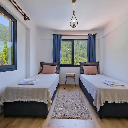 Kizilbella 1, Lueks Havuzlu Korunakli Tas Villa